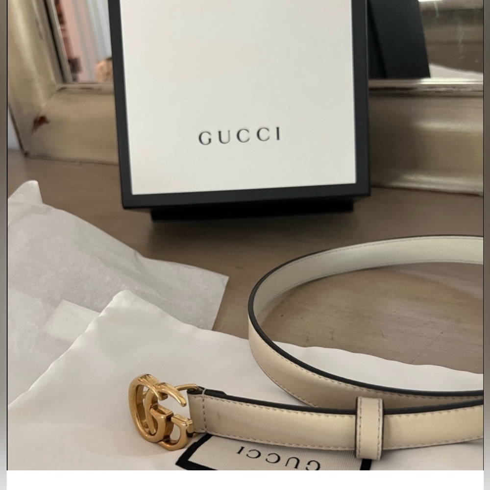 Size 80
Fits 4-6
Like new/ original box/ and bag
Crème 
Yes, it’s authentic